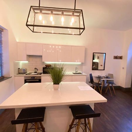 Studio At The Coach House Apartments Лідс Екстер'єр фото
