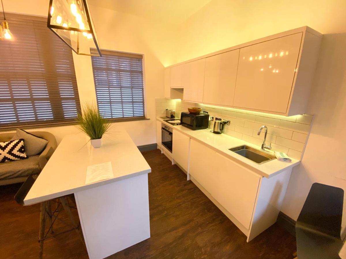 Studio At The Coach House Apartments Лідс Екстер'єр фото