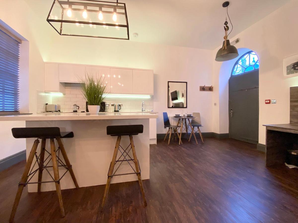 Studio At The Coach House Apartments Лідс Екстер'єр фото